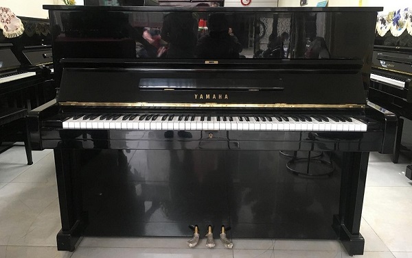 giá đàn piano cơ