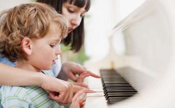 giáo dục đàn piano cho trẻ em