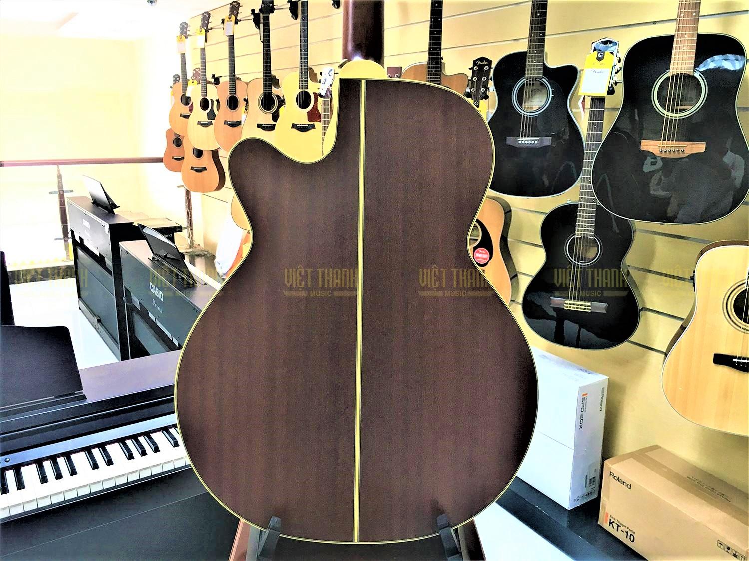 Đàn guitar Takamine P3NC mặt sau chất liệu gỗ sapele