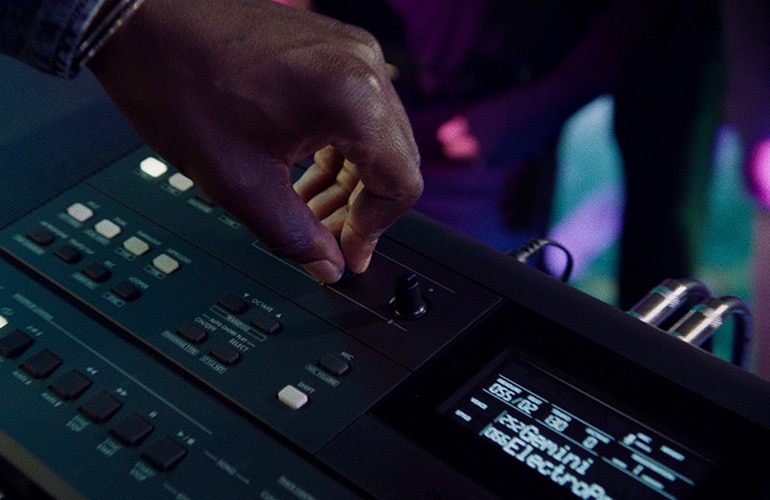 organ Yamaha PSR-E583