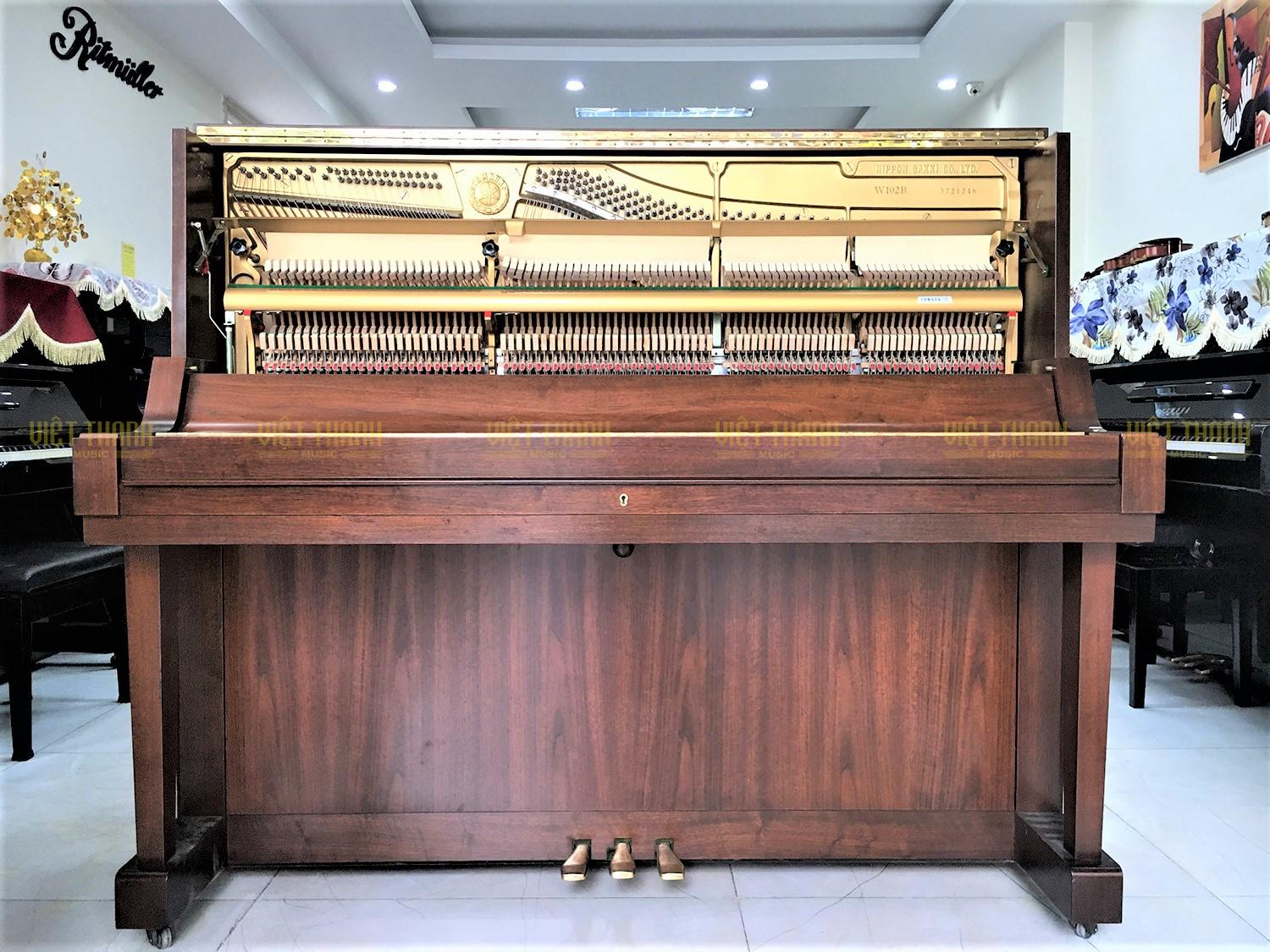 Đàn piano Yamaha W102 có bộ máy đem lại âm thanh tốt