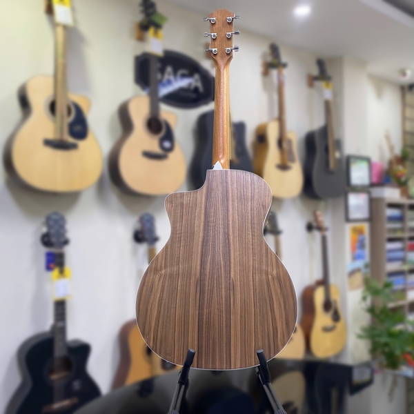 Guitar Taylor 214CE