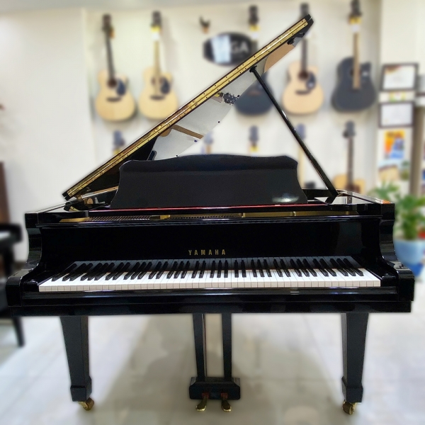 Đàn Piano YAMAHA G5E