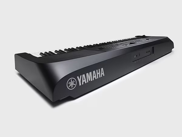 Đàn piano điện Yamaha DGX-670 màu đen