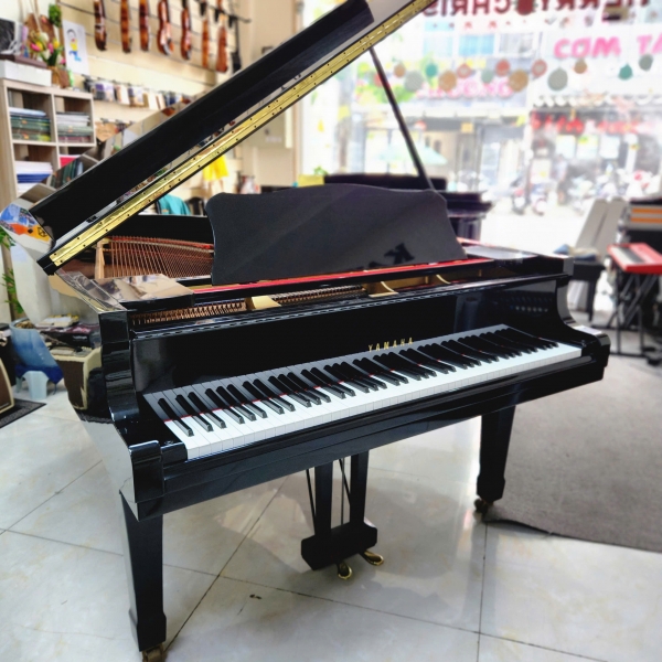 Đàn Piano YAMAHA G5E