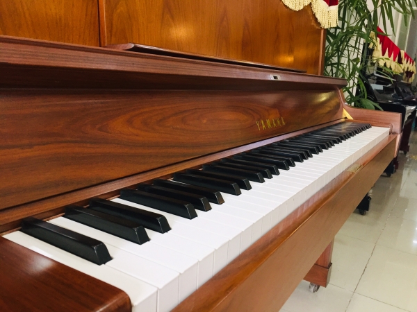 Đàn Piano Yamaha W101