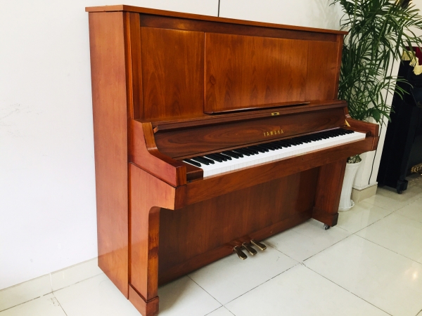 Đàn Piano Yamaha W101