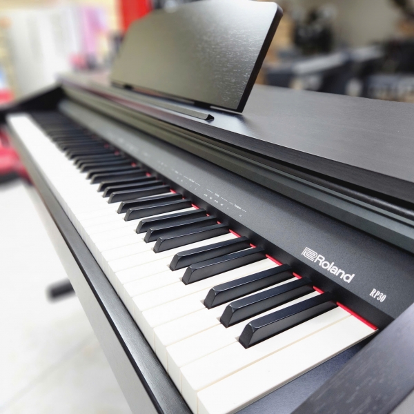 Đàn Piano Điện Roland RP-30