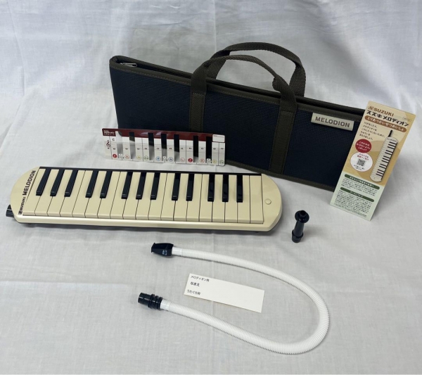 Kèn phím Melodion Suzuki MFR-32