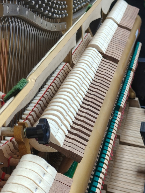 Đàn Piano Yamaha UX3