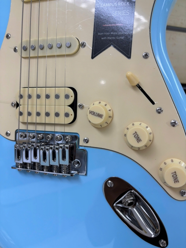 Guitar điện Mantic MST100 HBL (xanh dương)
