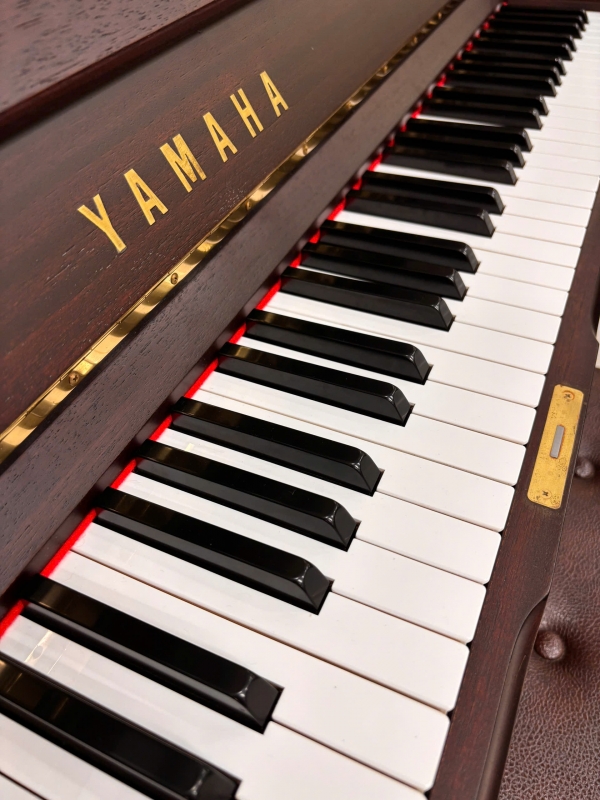 Piano Yamaha W120BS có tích hợp hệ thống Silent