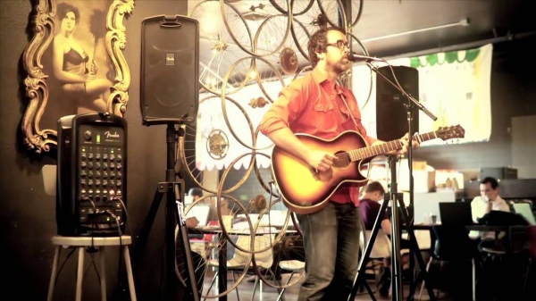 Loa Fender Passport Event 375W S2