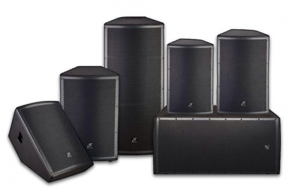 Loa Studiomaster TRX15