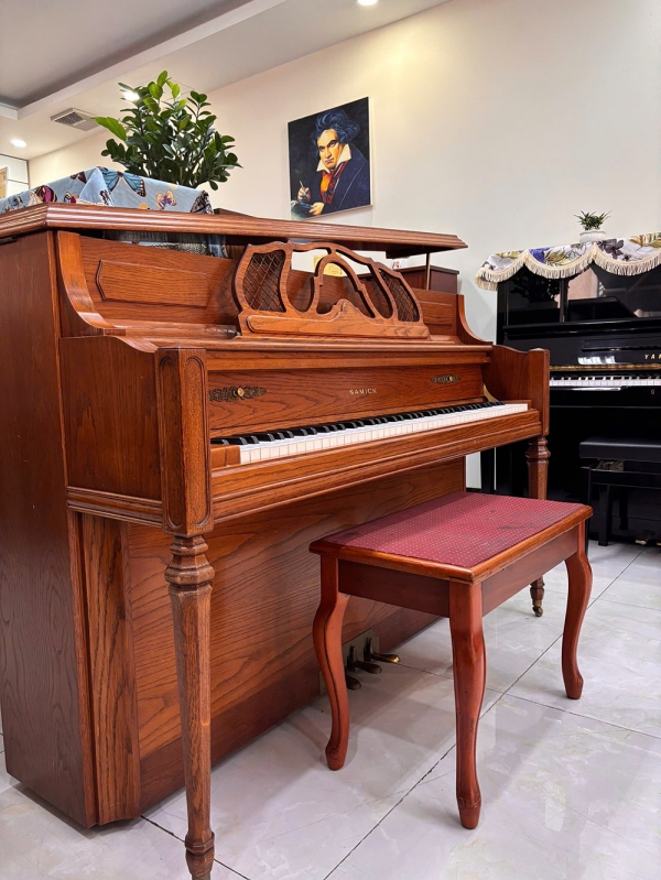 Piano Samick SC502A