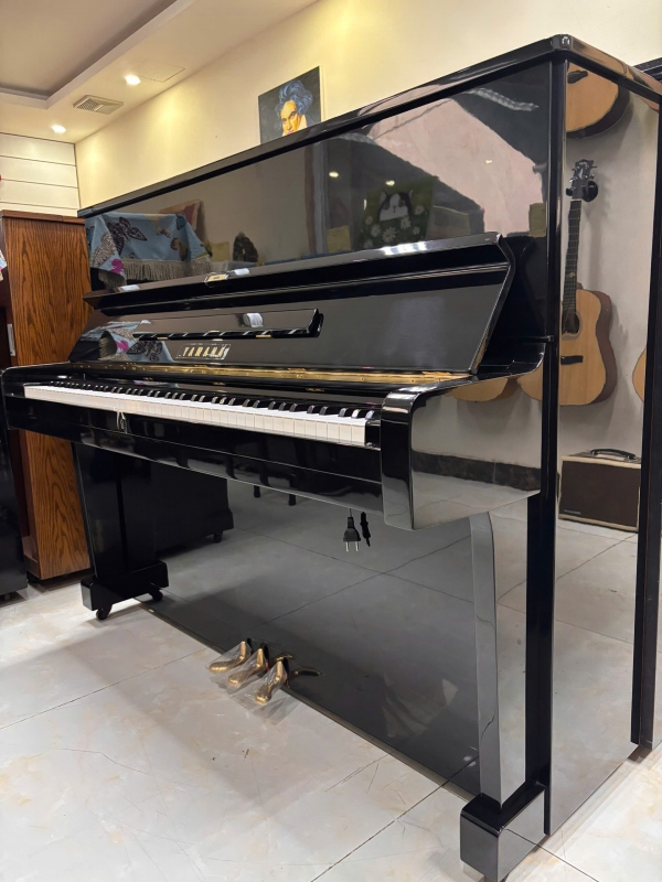 Piano Yamaha U1E màu đen bóng