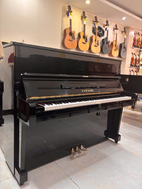 Piano Yamaha U1E màu đen bóng