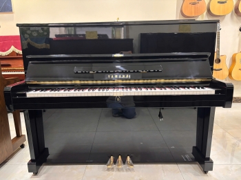  Piano Yamaha U1E màu đen bóng